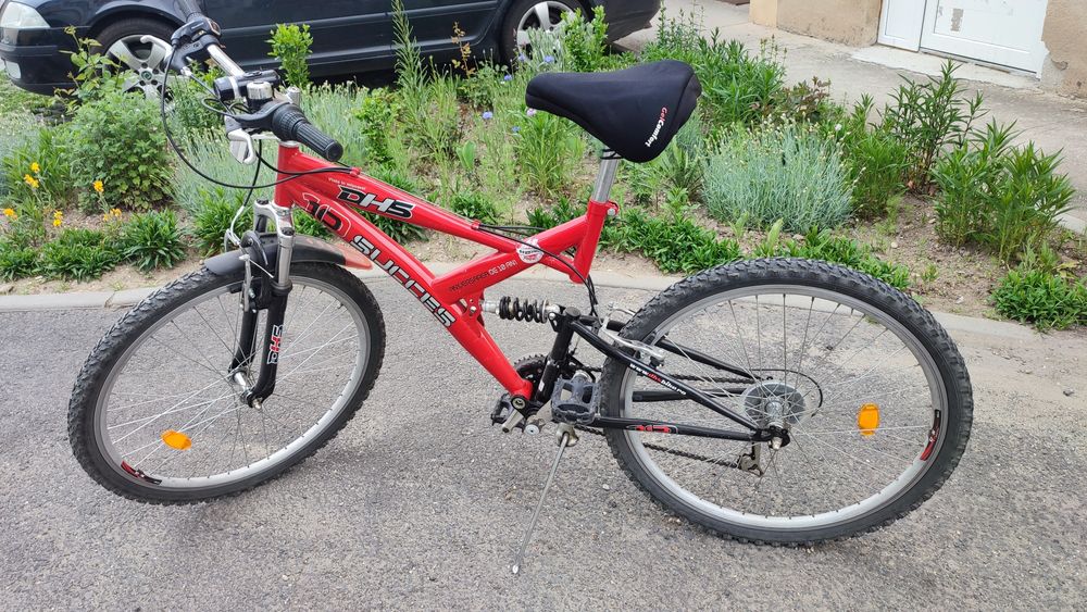 Vând bicicleta DHS de 26''