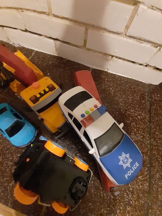 Играчки с Батерии 15лв Всички