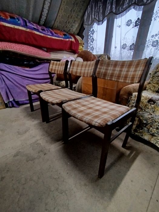 Продам три стула