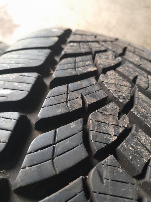 Set 4 Anvelope 215-65-16 M+S ca NOI au DOT 4623 cu Jante de Tiguan