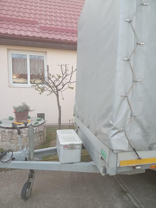 Vand remorca cu prelata