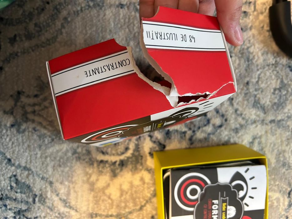 Bebe vede! Carduri contrastante editura Gama