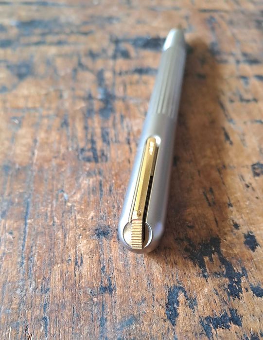 химикалка Lamy Persona twist титаниева с позлатени части, модел 220