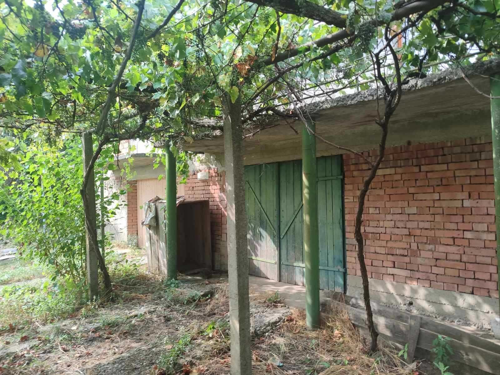 Двуетажна къща в Самуилово