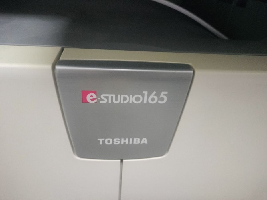 Vând copiator Toshiba e-studio 165, A3/A4. Alb negru. Cu cutie depozit