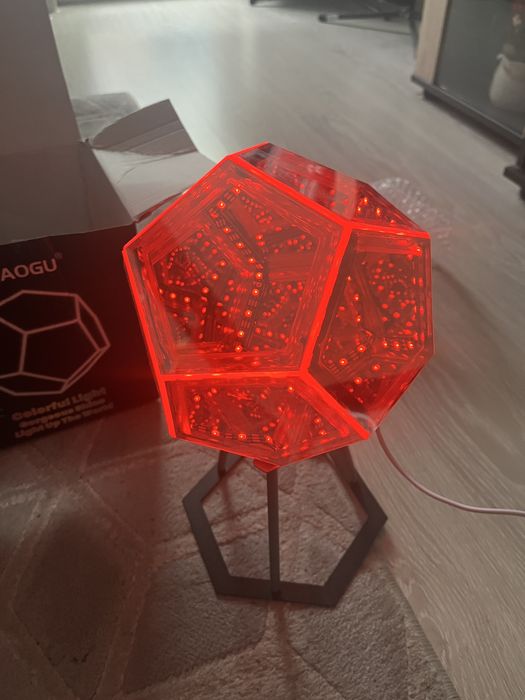 LED куб с ефекти