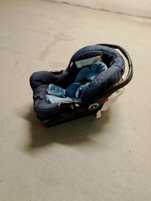 Бебешки стол за кола