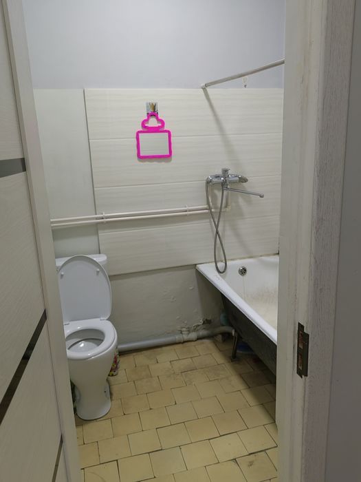 Kvartiraga bitta qiz olamiz