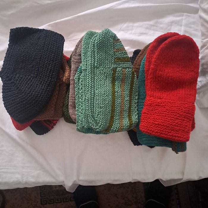 ръчно плетени вълнени чорапи   терлички и шушони    дамски шалове