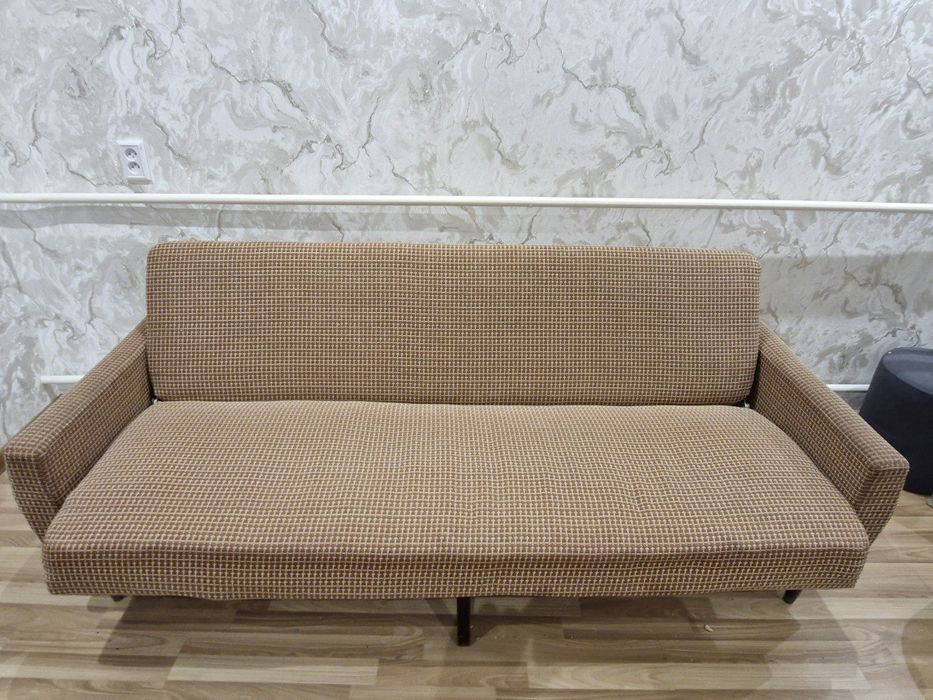 Диван мягкий, в хорошем состоянии.