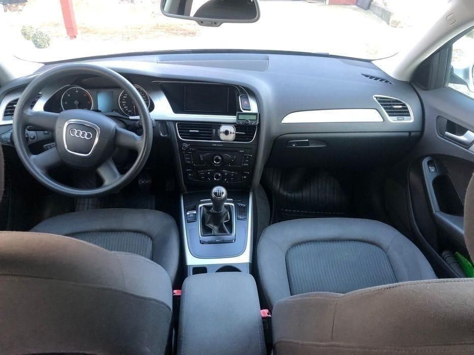 Audi A4 DIN Anul 2010
