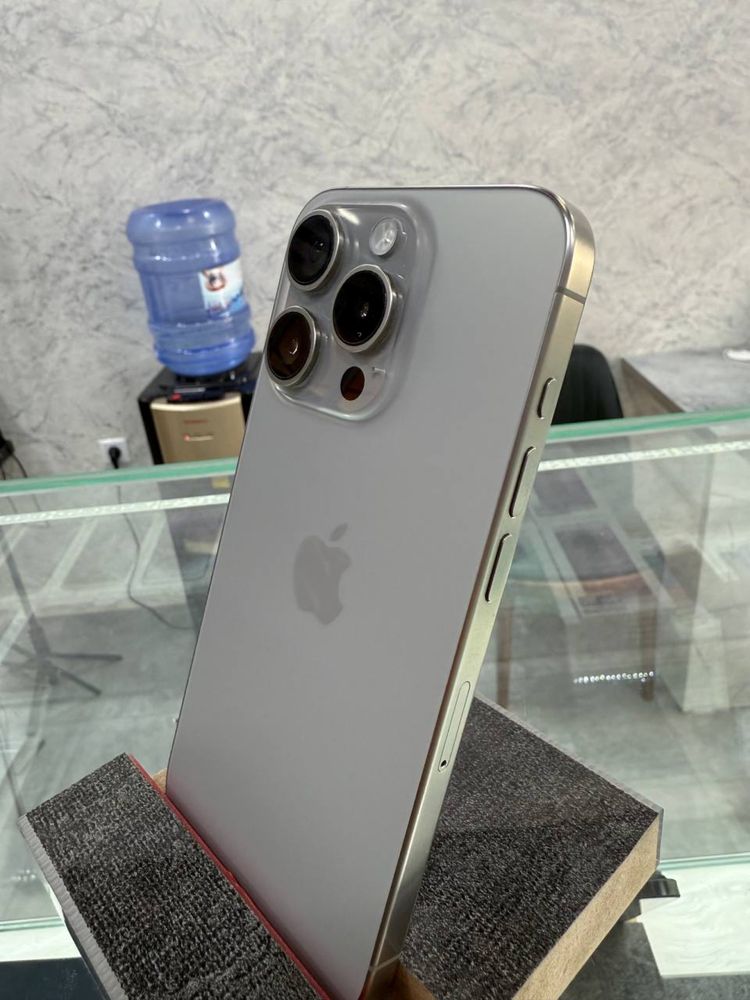iPhone 15 pro 1 sim
