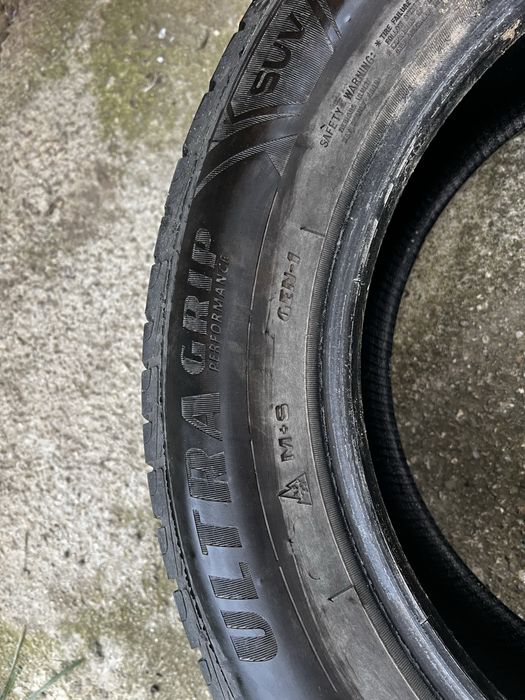 Anvelope Iarna GOODYEAR UltraGrip Performance SUV 225/65 R17