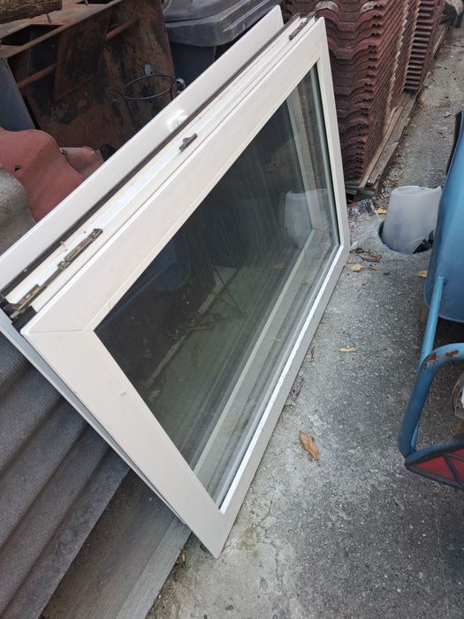 Vind două geamuri termopan