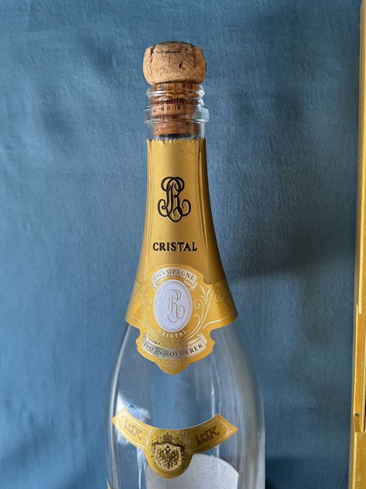 ОРИГИНАЛНА Бутилка от шапнаско с кутия Louis Roederer Cristal 2009