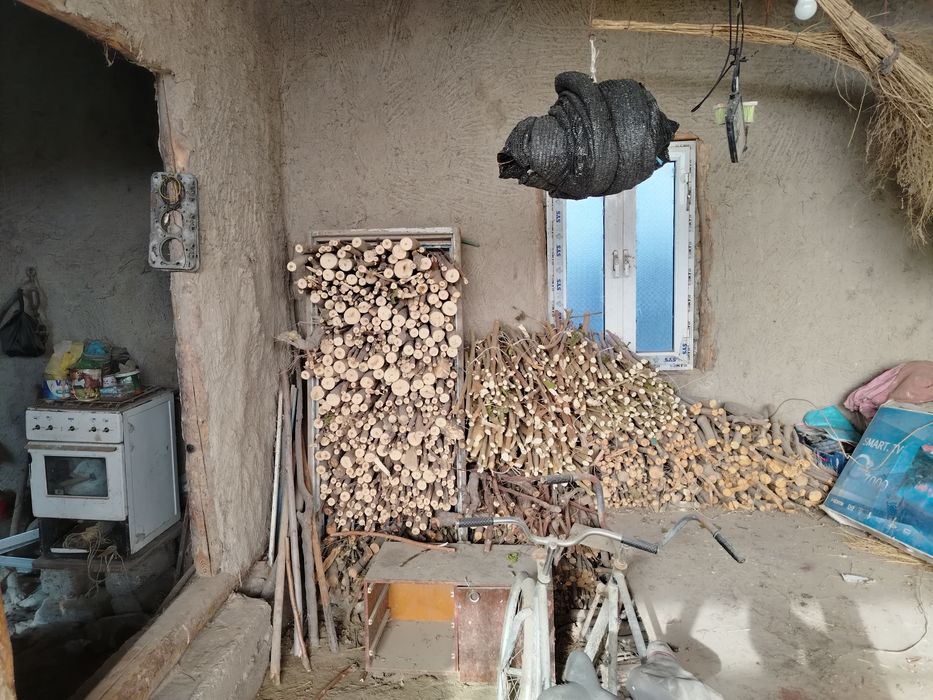 Утин сотилади. Кесилган тайори хам бор