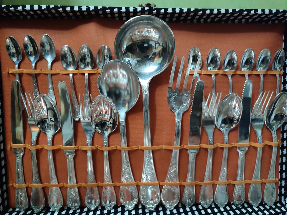 Посребрени прибори за хранене 51 части