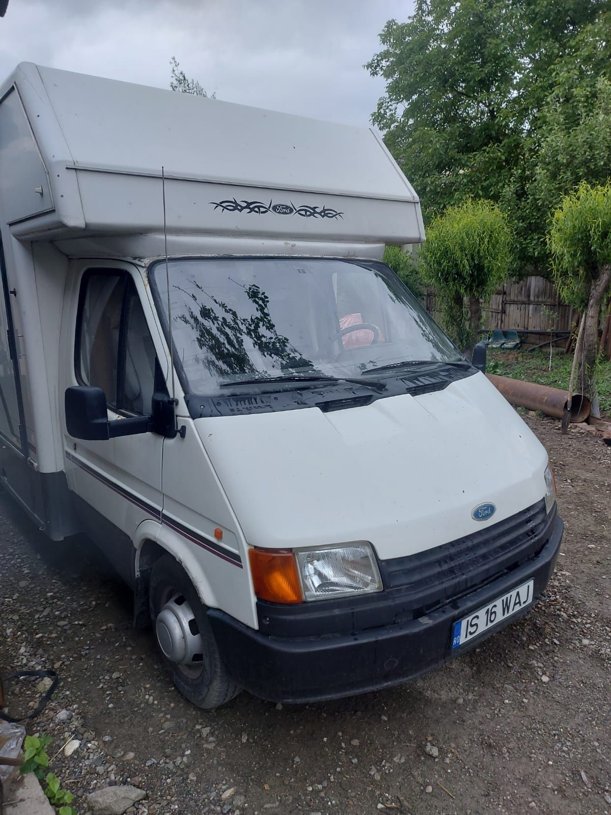 Autorulota Ford Transit schimb cu duba 3.5 T