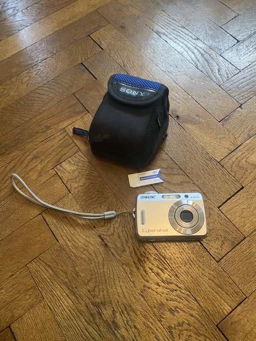 Фотоапарат Sony Cyber-shot DSC-S500 за части