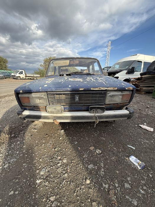 Лада 5 ца 2105  бензин на части