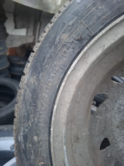 Vand roata aliaj  R 14 fiat punto are anvelopa 265 70 14 iarna buna