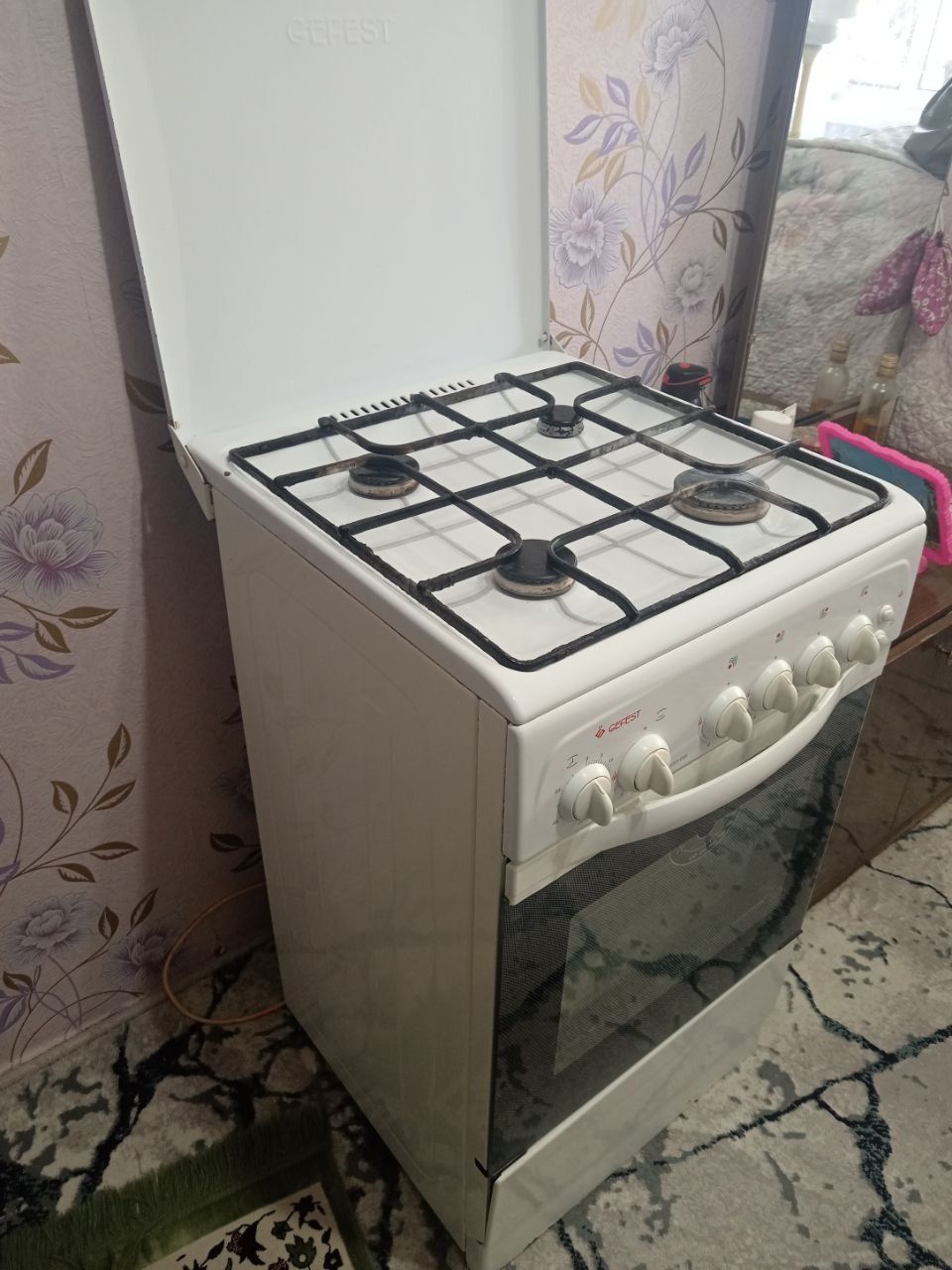 Продается газовая плита "GEFEST" в отличном состоянии.