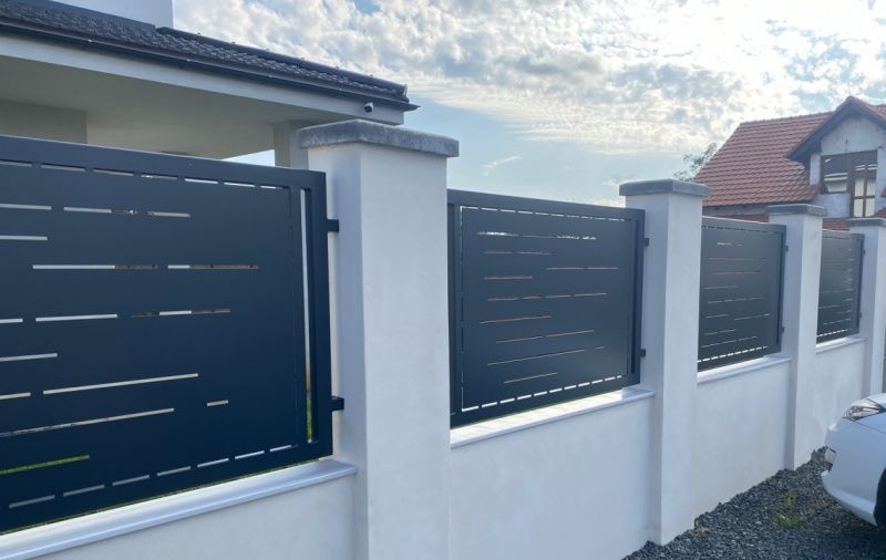 Construim garduri si porti din sipca metalica, panouri stil jaluzele,