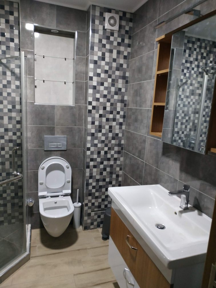 Дава се под наем Двустаен апартамент в Димитровград - 75 кв.м за 255 € - Снимка #3