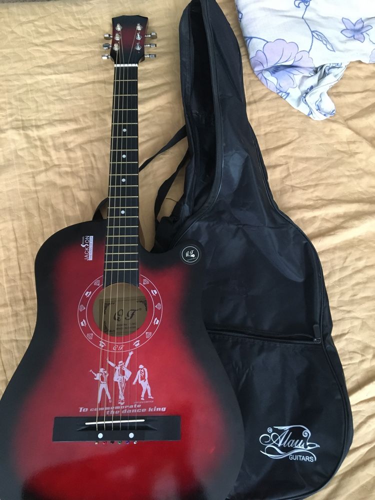 Акустическая гитара 38-го размера