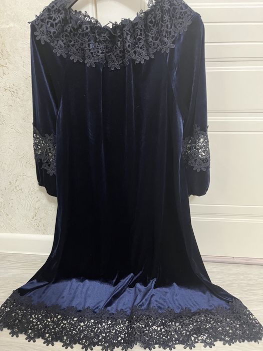 Женское платье королевский велюр