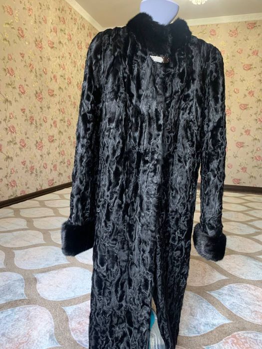 Натуралный каракул шуба