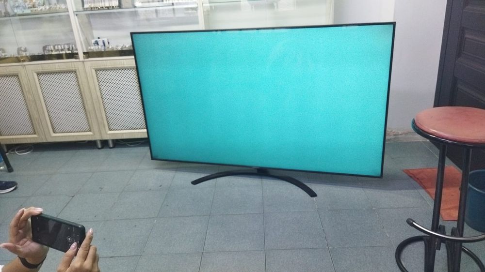 Телевизор 2023 года стиральная  машина практически новая