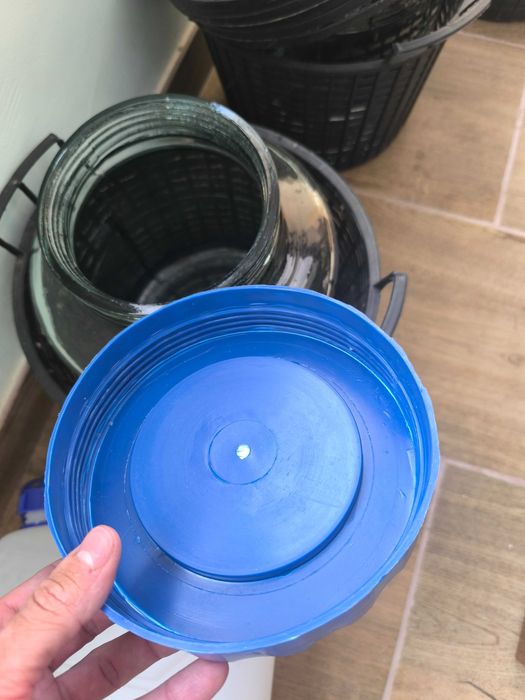 Стъклени буркани 10л с пластмасова капачка/винт 6 броя (дамаджана)