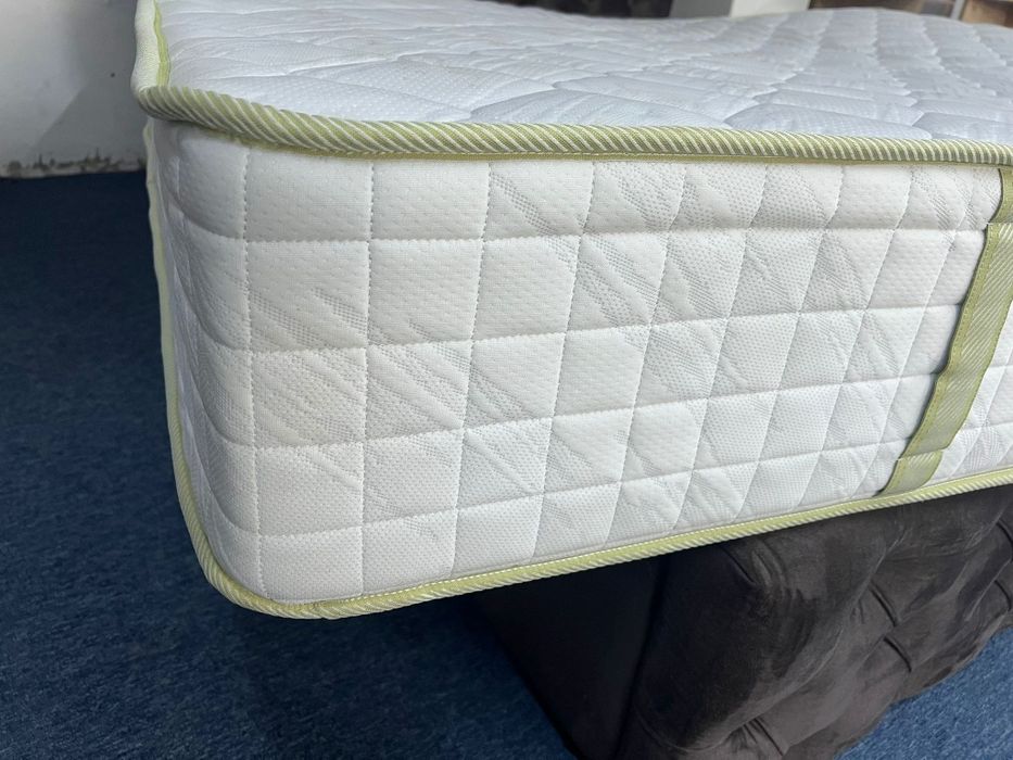 Vând 2 saltele NOI 160 X 200  cu mici defecte