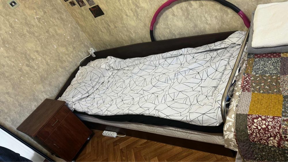 Легло единично с повдигащ се механизъм с матрак