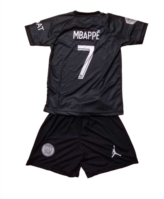 Нови детски футболни екипи Мбаппе