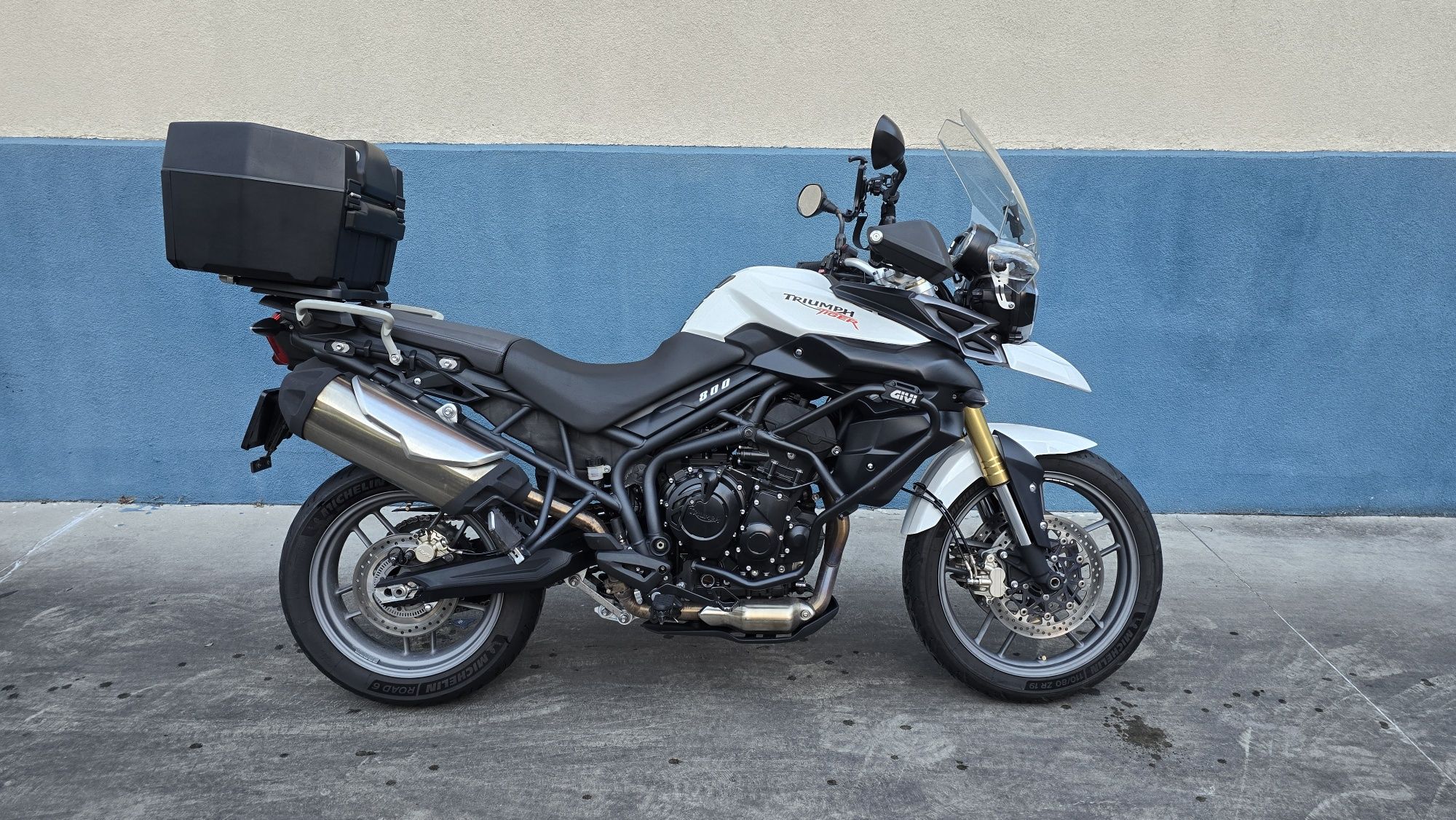 Triumph Tiger 800