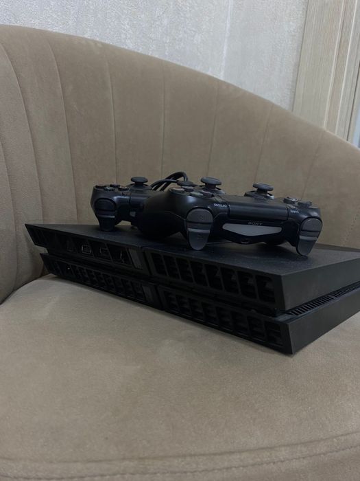 PlayStation 4 + Диски с играми