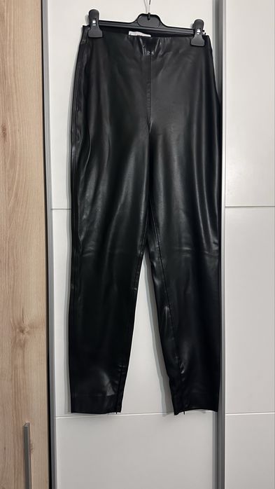 Нов кожен клин Mango