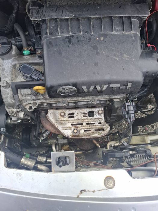 Toyota Yaris 2008 година 1.3 VVT-I  бензин Автоматик  87к.с