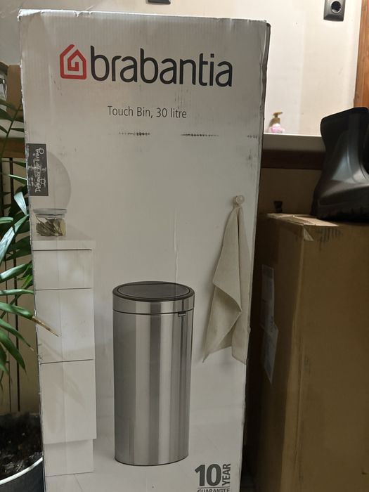 кош за смет Brabantia Touch Bin с вместимост 30 литра