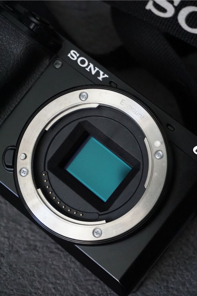 Aparar Foto Sony A6100 + Obiectiv 16-50 + Baterie + curea