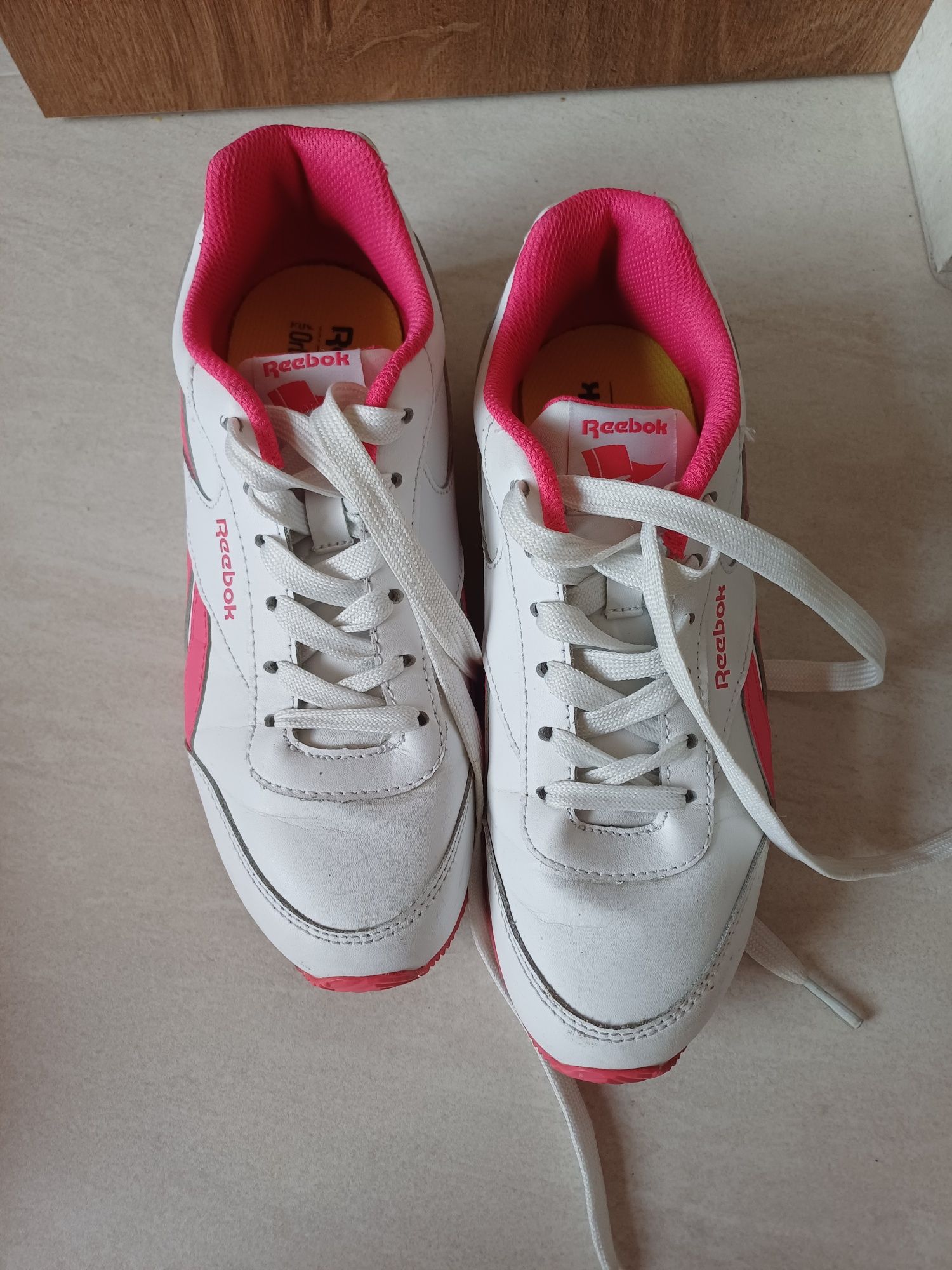 Маратонки  Adidas и ботуши