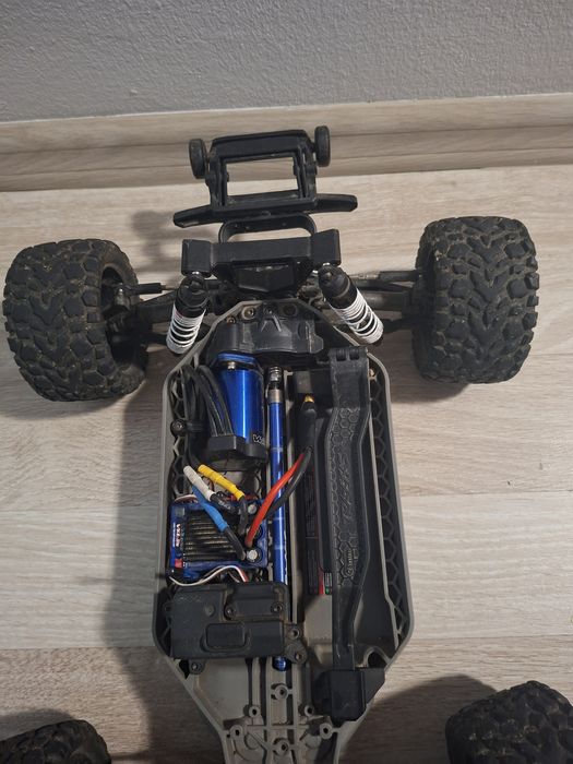 Vand traxxas rusler 4x4 vxl
