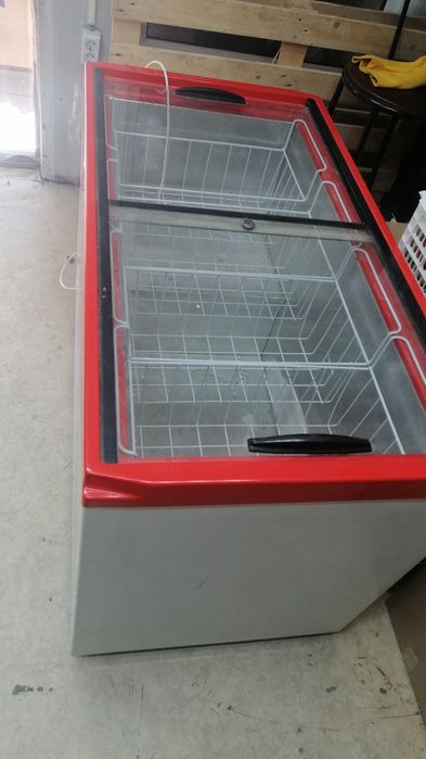 Морозильник очень хорошом состояние.