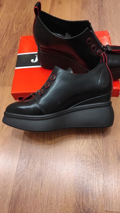 Женская обувь, батильион