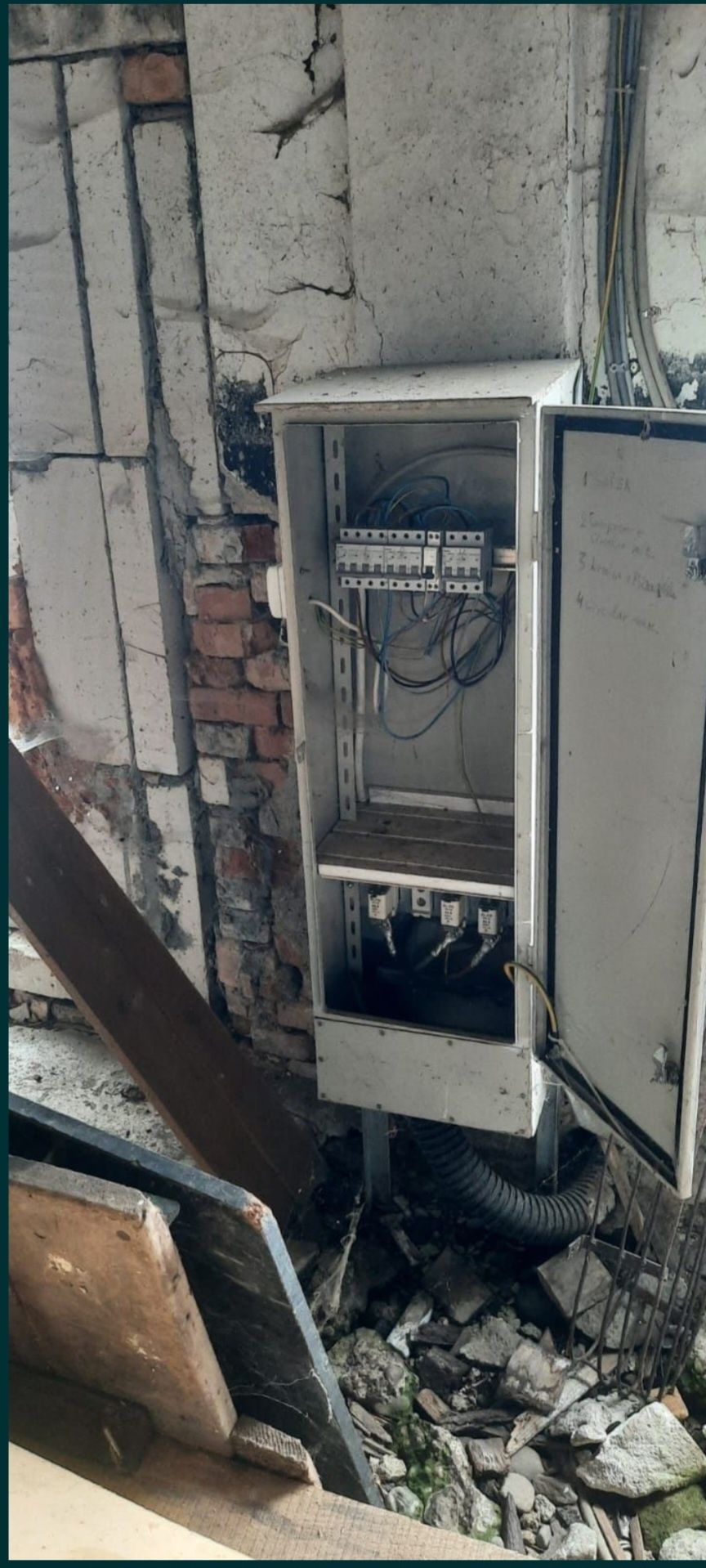 Spatiu de productie și depozitare -vânzare urgentă, preț negociabil.