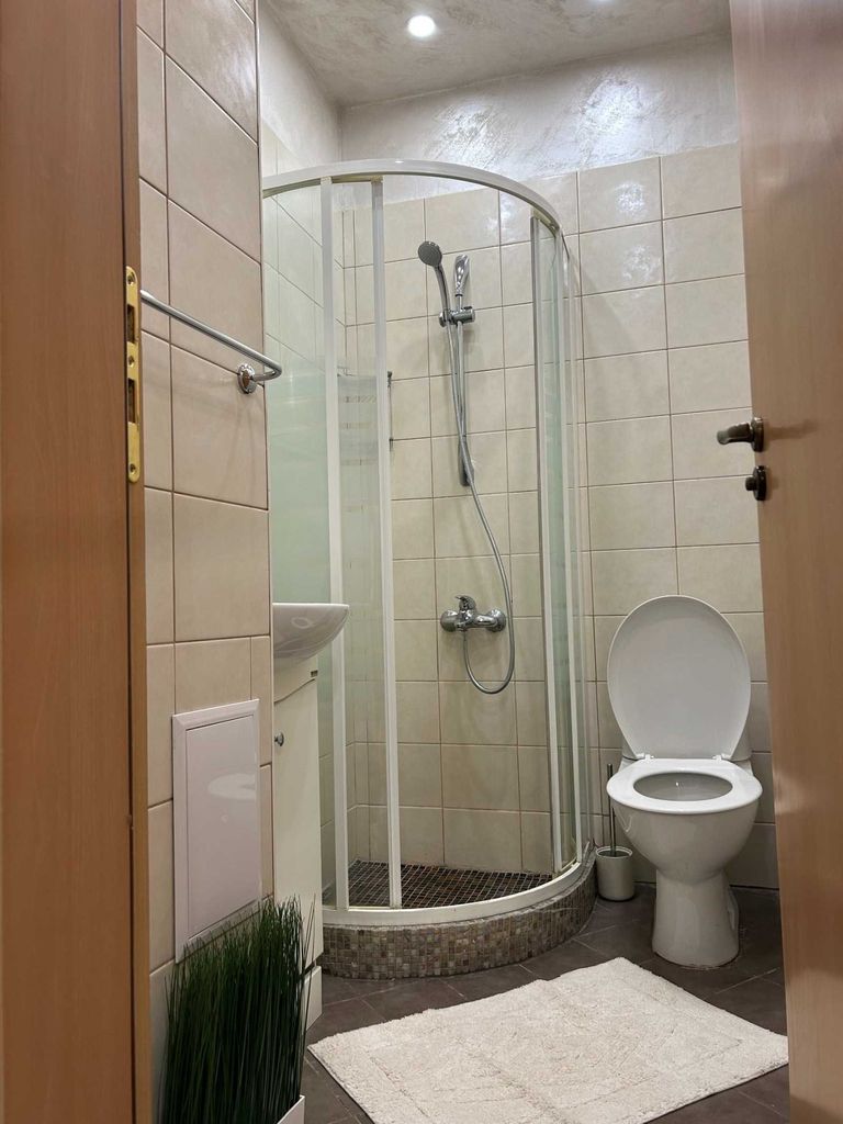 Дава се под наем Двустаен апартамент в София, Център - 55 кв.м за 800 € - Снимка #10