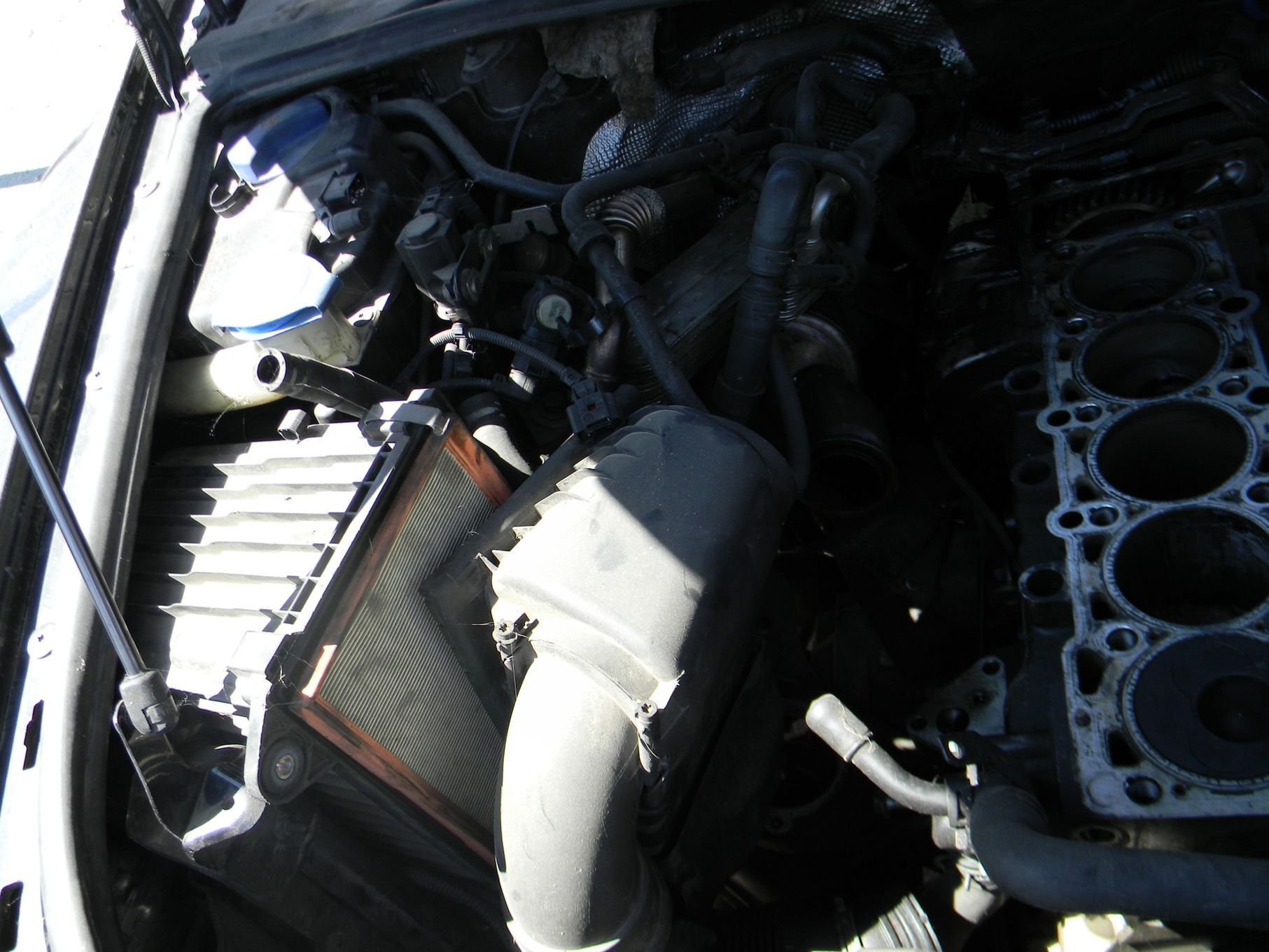 Dezmembrari  VW TOUAREG (7L)  2002  > 2010 2.5 R5 TDI Motorina