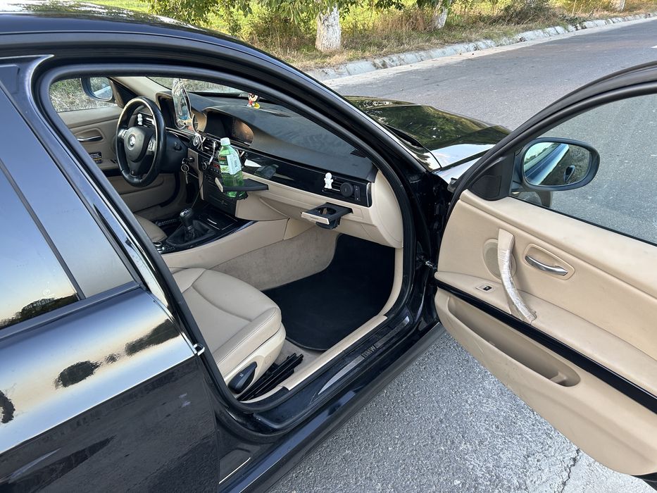 BMW E90 LCI 320i